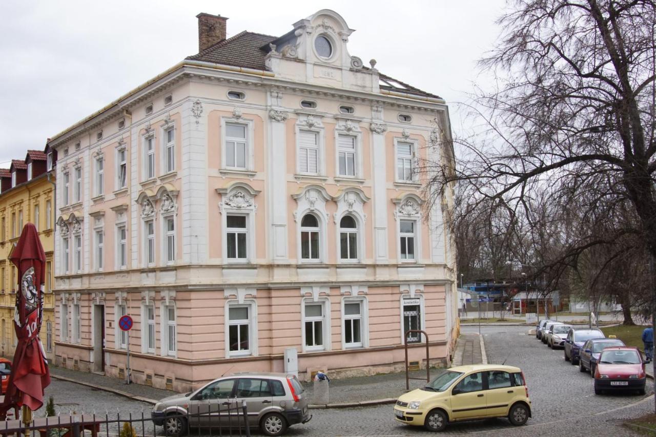 Apartmany Mary Литомержице Экстерьер фото